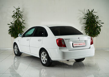 Daewoo Gentra Вид 4