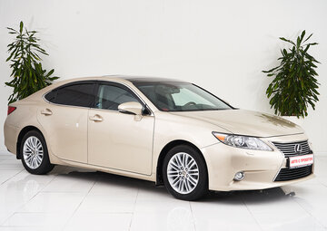 Lexus ES Вид 3