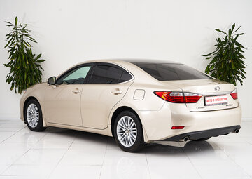 Lexus ES Вид 4
