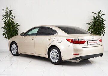 Lexus ES Вид 4