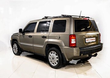 Jeep Liberty (North America) Вид 4